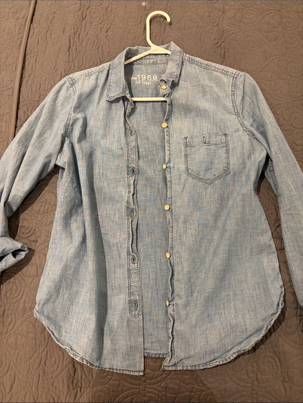 GAP Chambray Button-Up Shirt in Light Blue